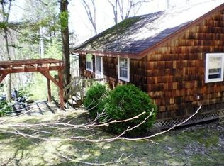 27 Lakeview Rd, Peru, MA 01235