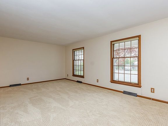 4th image of 1505 40th Avenue Ct