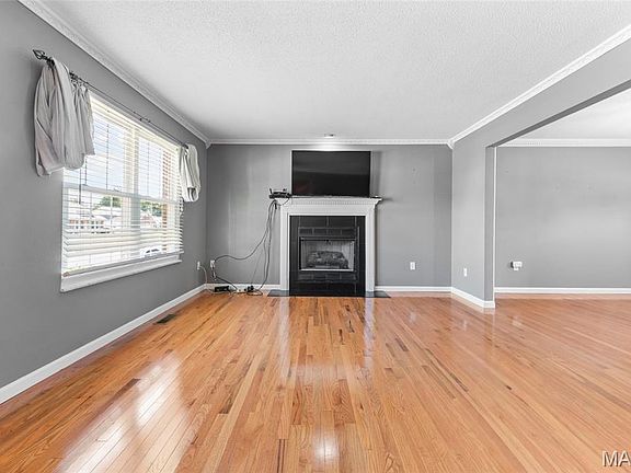 3rd image of 208 Fairington Dr
