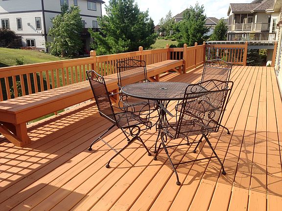 Grill / Dining Area on Deck