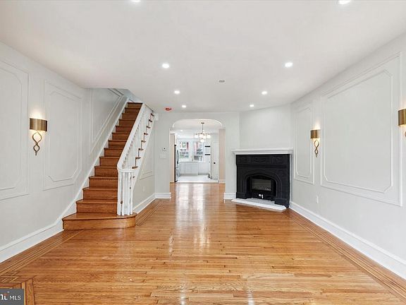 4th image of 7326 N 20th St
