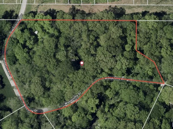 1300 Woodcliffe Dr, Alton, IL 62002