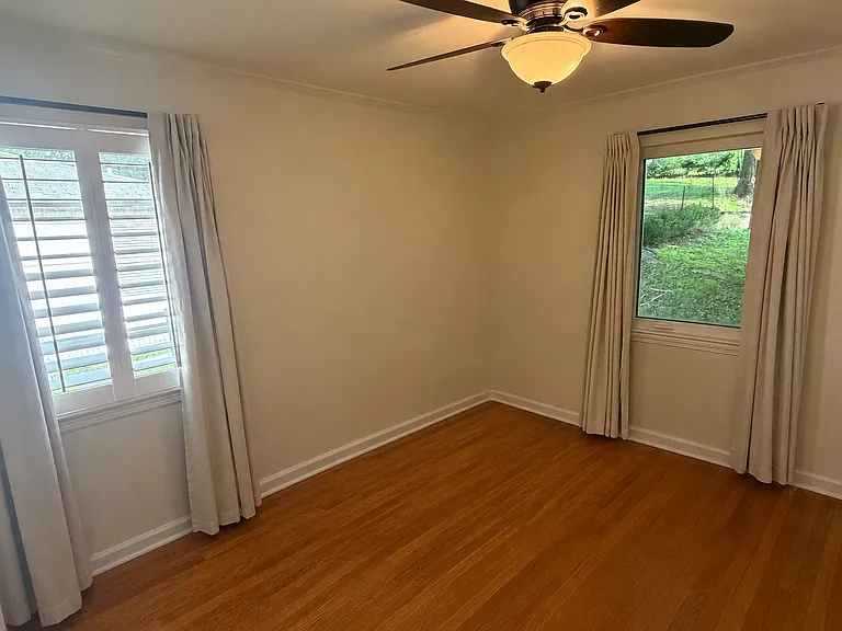 1824 Windsor Blvd — Photo 6