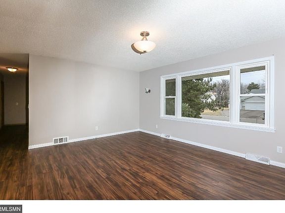 3rd image of 8980 Xylite St NE