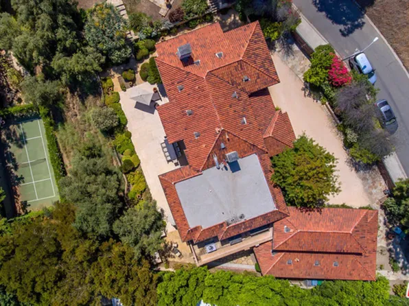 1251 Lago Vista Dr, Beverly Hills, CA 90210