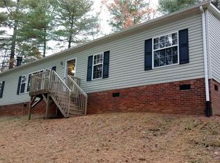 115 River Ridge Ln, Hickory, NC 28601