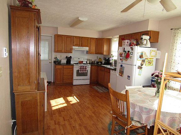 3rd image of 259 Cherry Ln