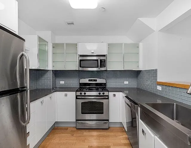 318 Knickerbocker Ave #2H — Photo 4