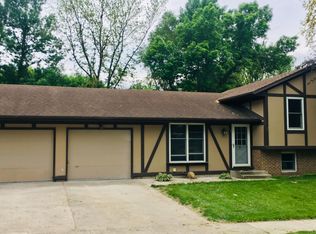 112 Mathews Dr, Gilbert, IA 50105