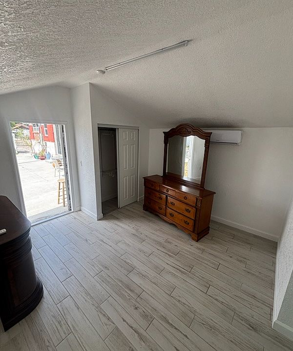 1st image of 3002 W Wilder Ave