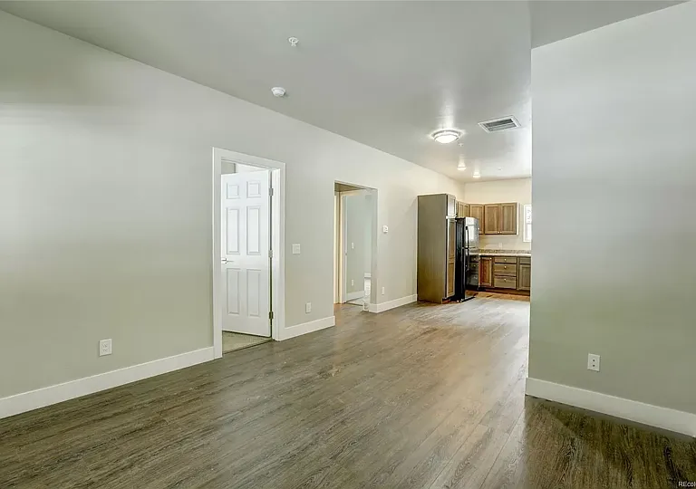 1399 Griffith St #4 — Photo 3