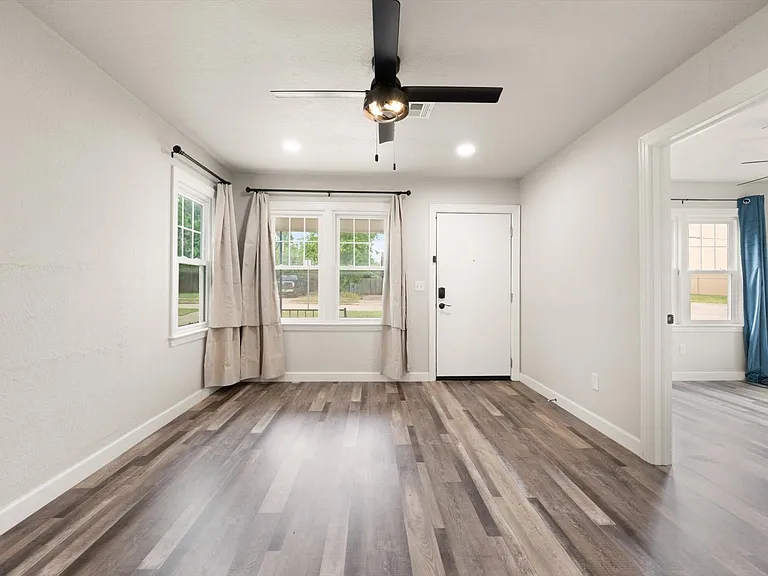 403 N Baumann Ave — Photo 5