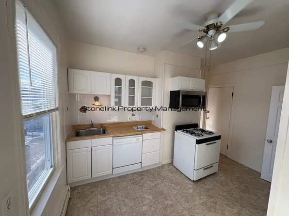 92 Prospect Street, 92 Prospect St #2R, Pawtucket, RI 02860