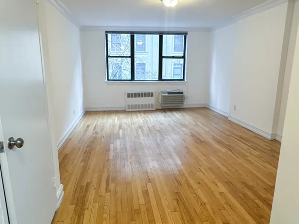 191 East 76th Street image 1 of 15