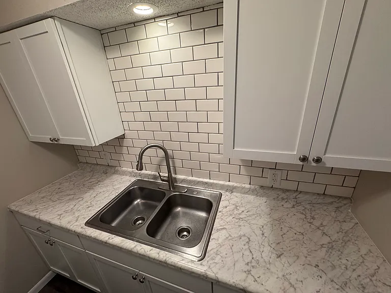 204 E Center St #8 — Photo 11