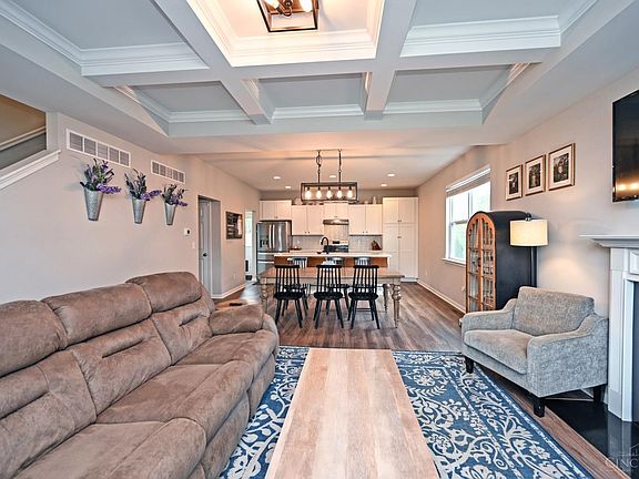 4th image of 5183 Center View Dr