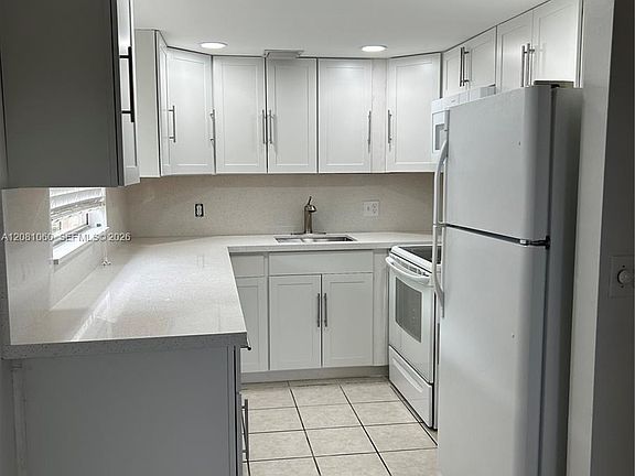 5th image of 100 SW 132nd Way APT 305K