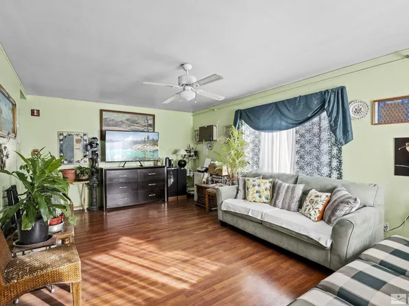 1885 Castle Way, Reno, NV 89512