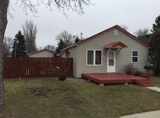 208 22nd St S, Fargo, ND 58103