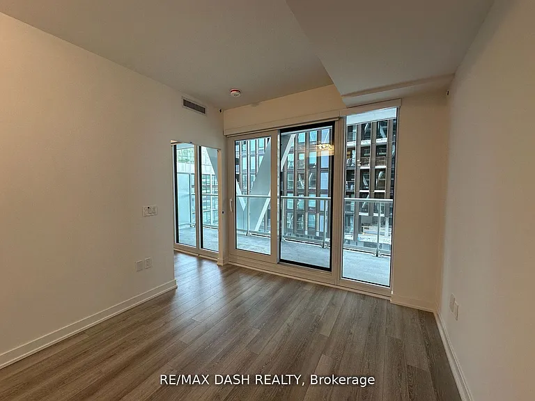 230 Simcoe St #1627 — Photo 7