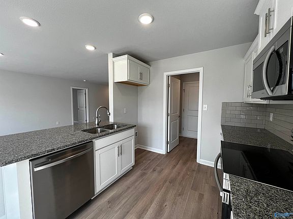 3rd image of 148 Stratman Dr