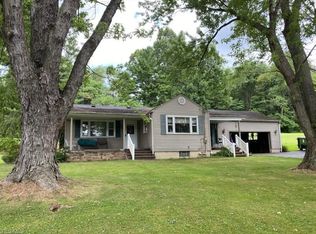 1055 Township Line Rd, Wellsville, OH 43968