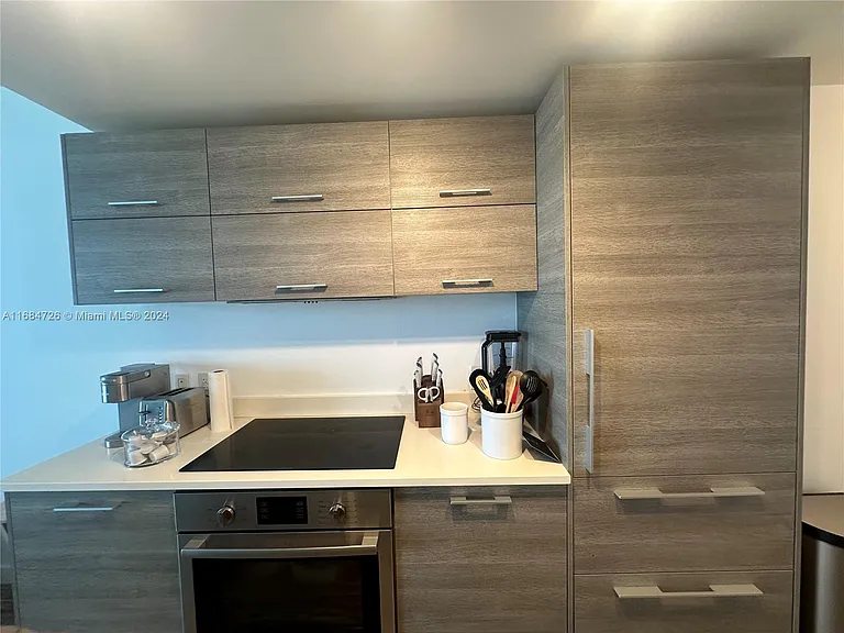 650 NE 32nd St #4205 — Photo 10