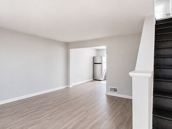 4th image of 126 Yorke St