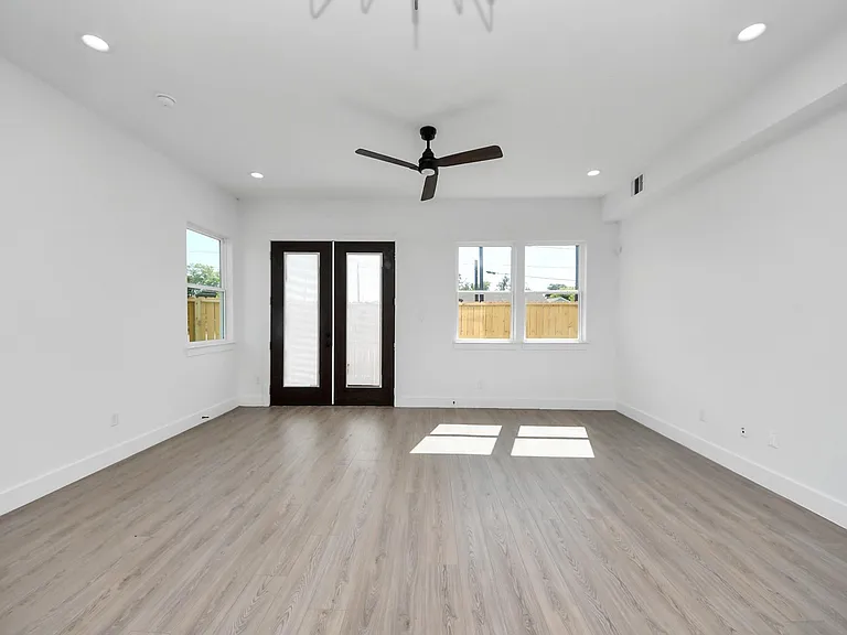 4133 E Toliver St — Photo 13