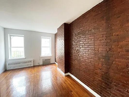 Rented by SERHANT. | media 7