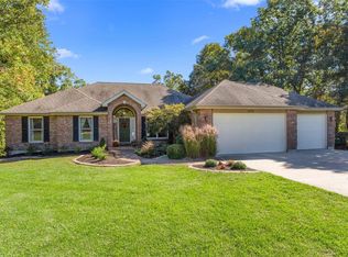 3870 Ridgefield Farms Dr, Defiance, MO 63341