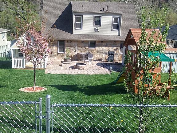 3rd image of 1104 Greenbrier Dr