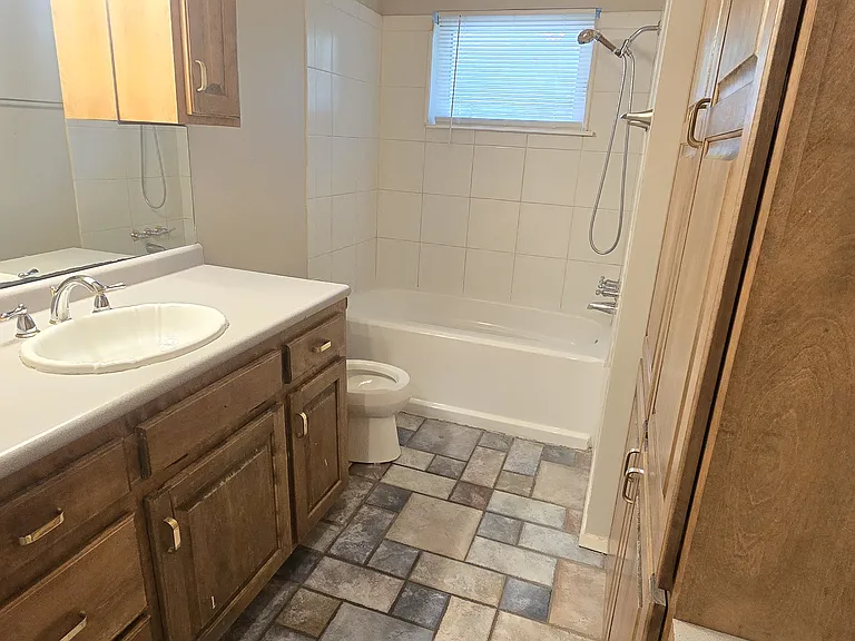 1700 Northwood Rd — Photo 13