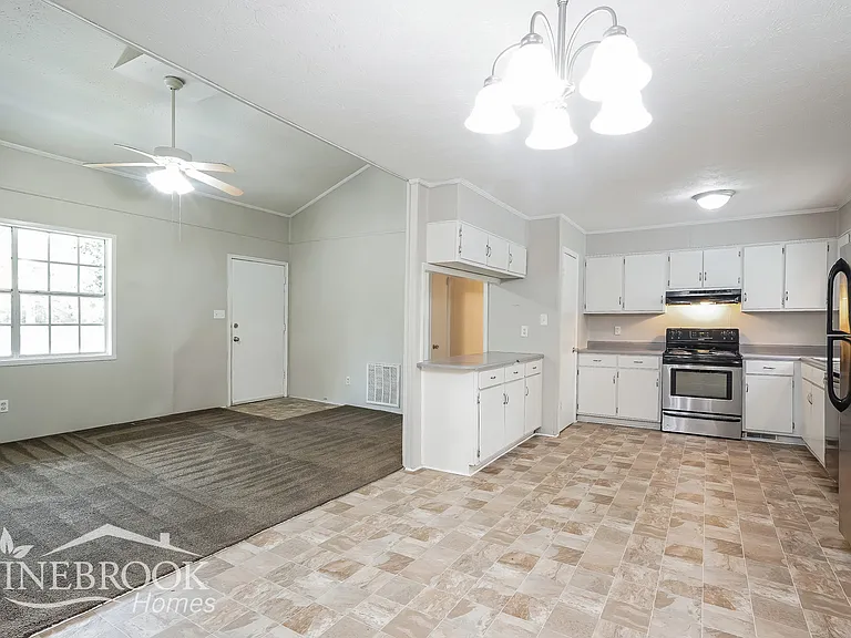 116 Trailside Dr — Photo 5