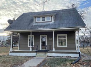111 Long St, Royal, IA 51357
