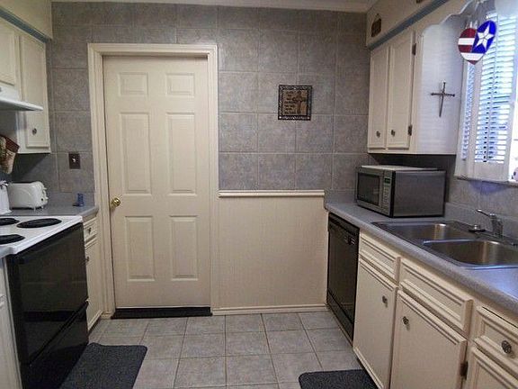 4th image of 4403 Sherwood Dr