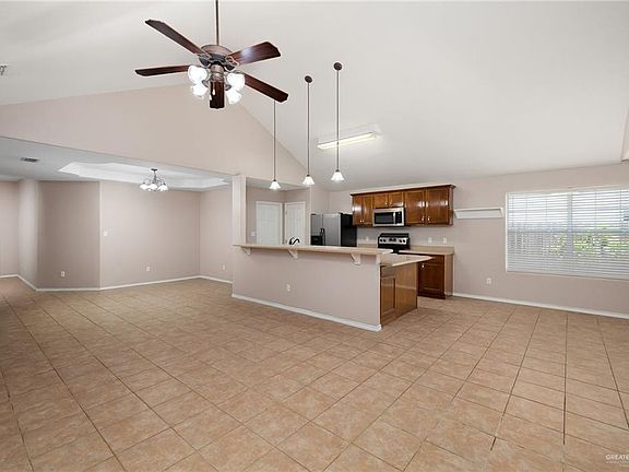 5th image of 1606 Enterprise St