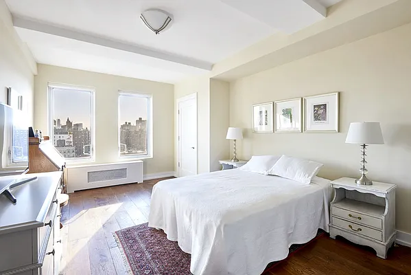 Sold by Warburg | media 22