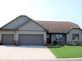 975 Preserve Blvd, Nya, MN 55397