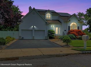 15 Gregory St, Hazlet, NJ 07730