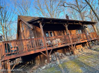 105 Canterbury Rd, Bushkill, PA 18324