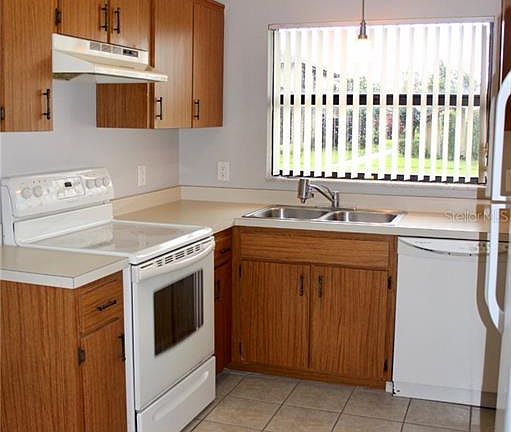 4th image of 457 Hunter Cir