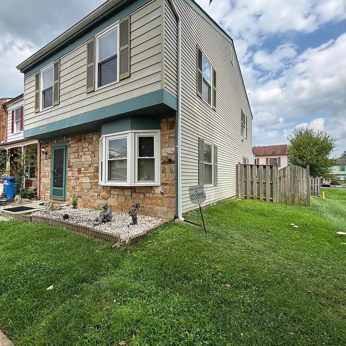 4 bed, 2.5 bath, 1496 sqft, $975 — Photo 4