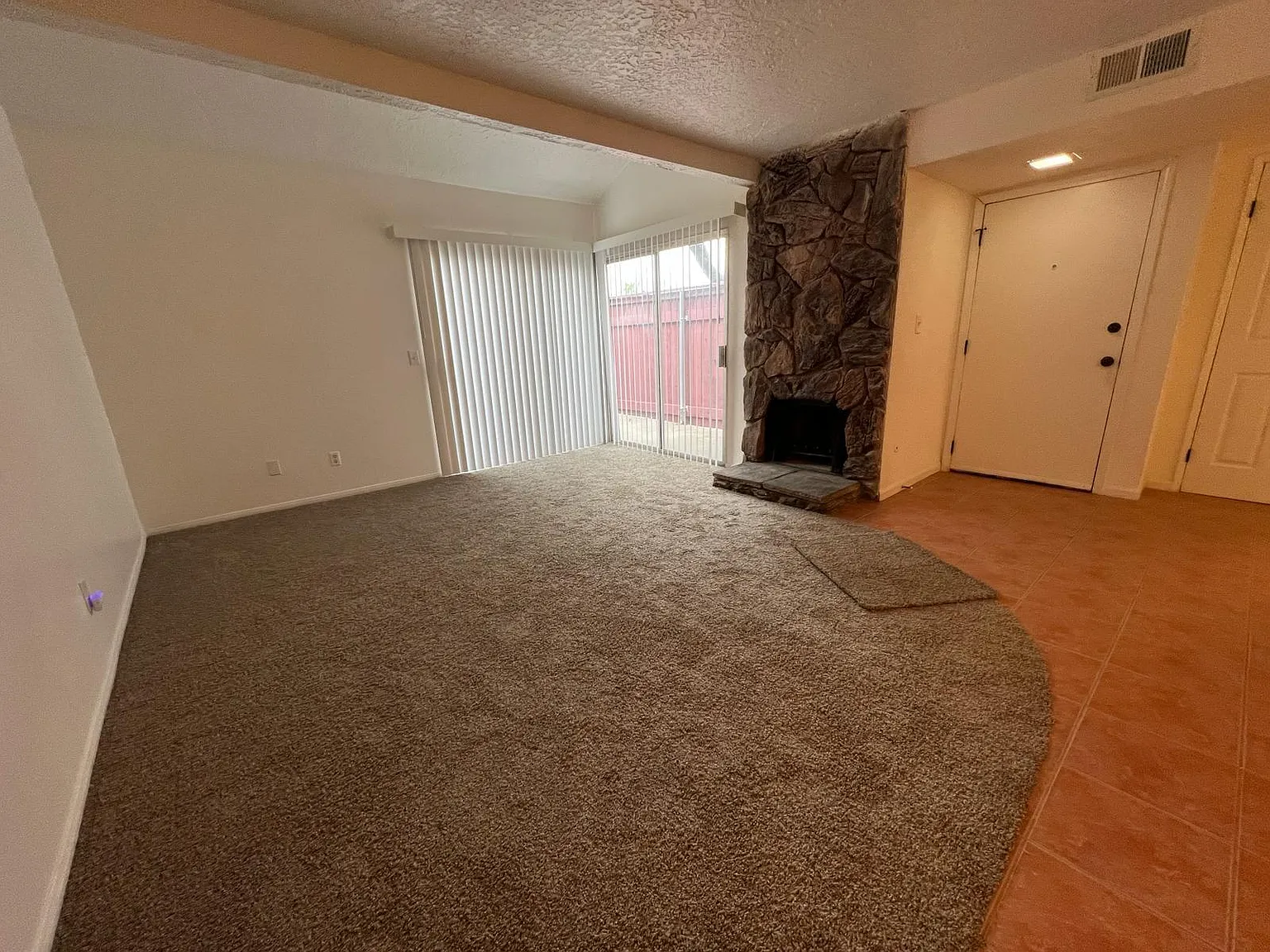 3 bed, 1259 sqft, $2,950 — Photo 1