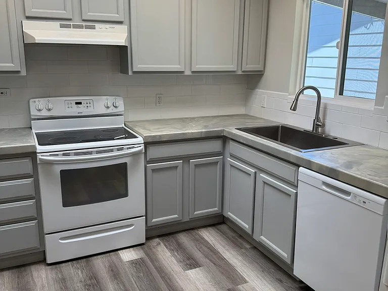 914 Querida Dr — Photo 7