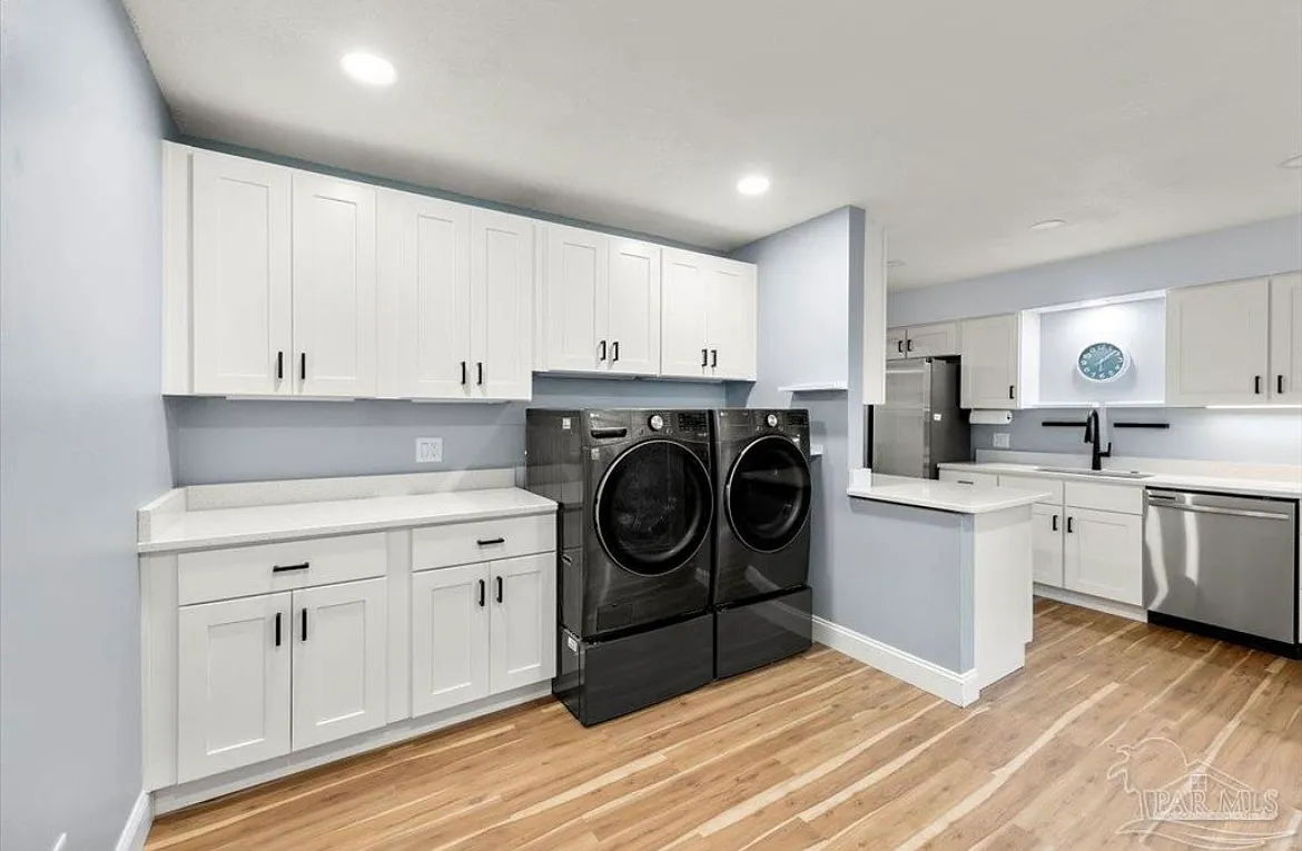 2 bed, 1.5 bath, 1480 sqft, $2,200 — Photo 2