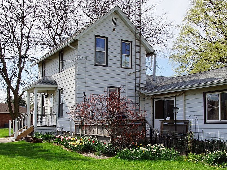 House front and deck