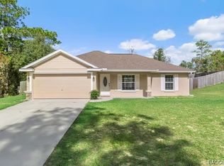 1167 W Hedgewood Ln, Citrus Springs, FL 34434