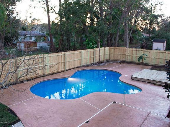 Pool 26