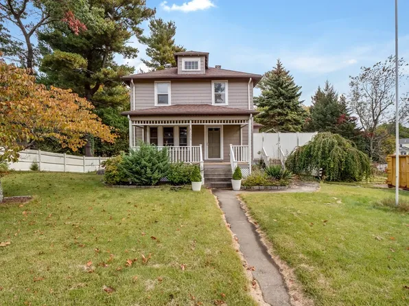 1224 Pleasant St, Canton, MA 02021